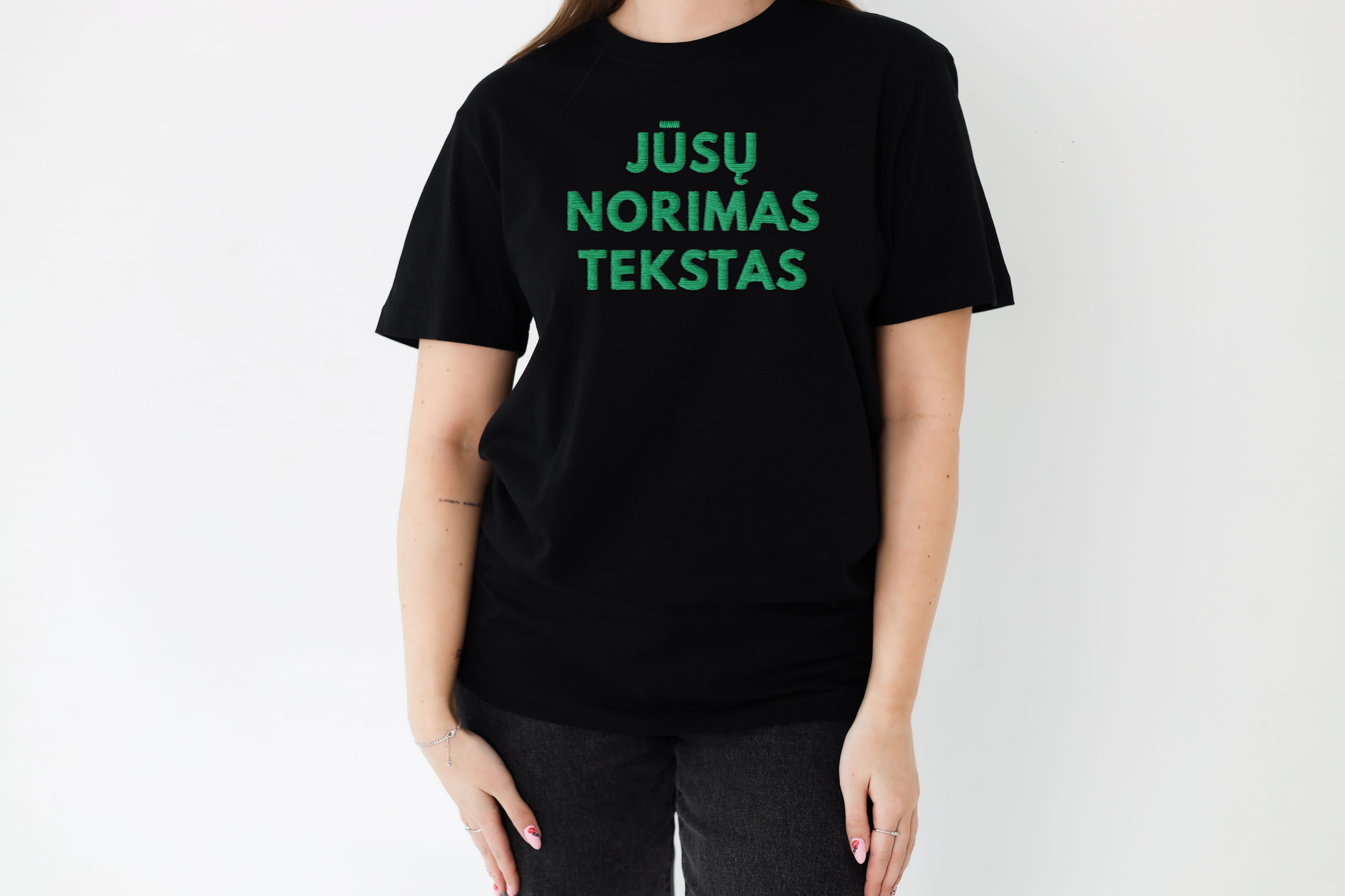 Marškinėliai – ilgo teksto siuvinėjimas